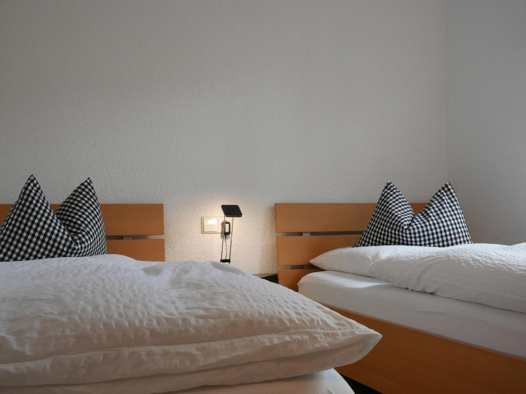 Ferienwohnungen Knodel Sachsenheim Bagian luar foto