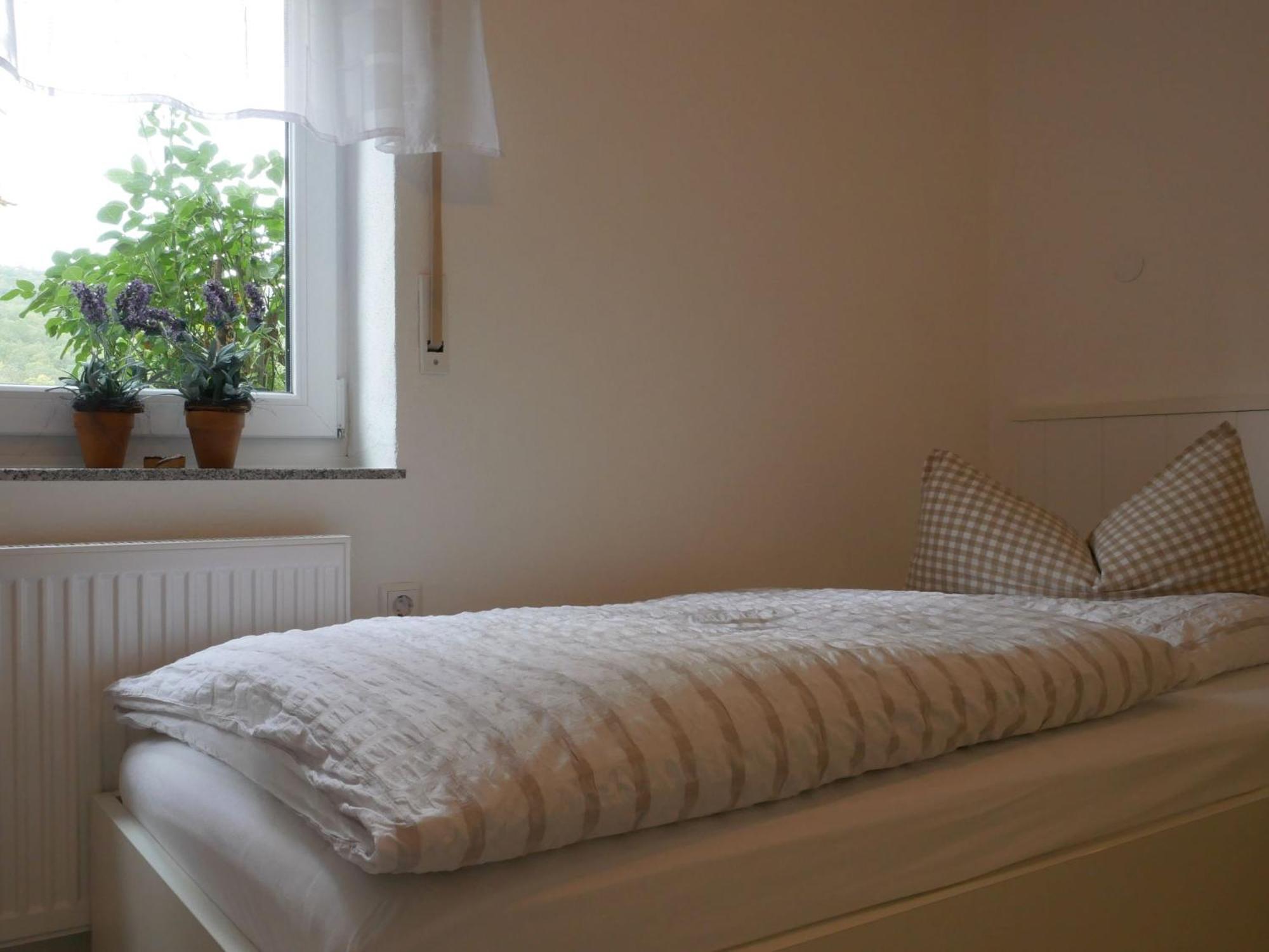 Ferienwohnungen Knodel Sachsenheim Bagian luar foto